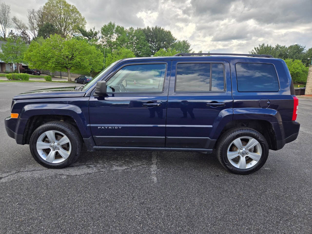 Used 2012 Jeep Patriot Latitude FWD image 4