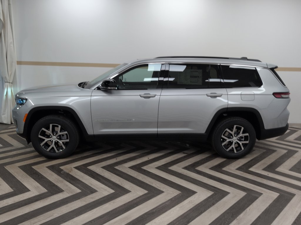 New 2025 Jeep Grand Cherokee L Limited w/ Luxury Tech Group II image 3