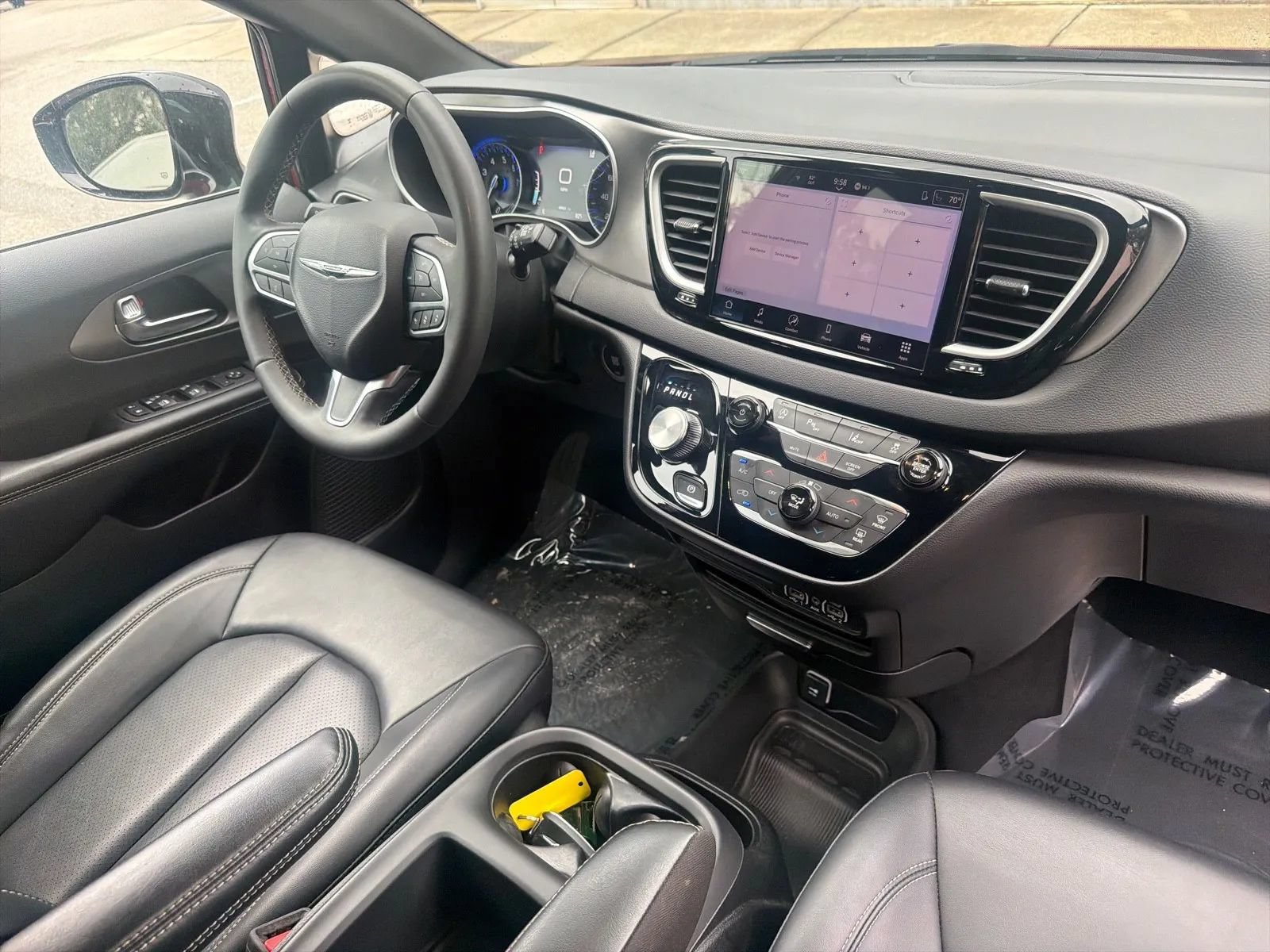 Used 2025 Chrysler Pacifica Select FWD image 21