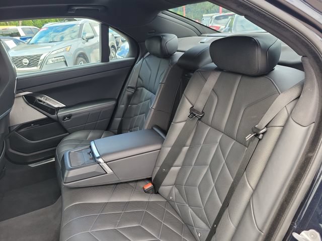 Used 2025 BMW 740i RWD image 10