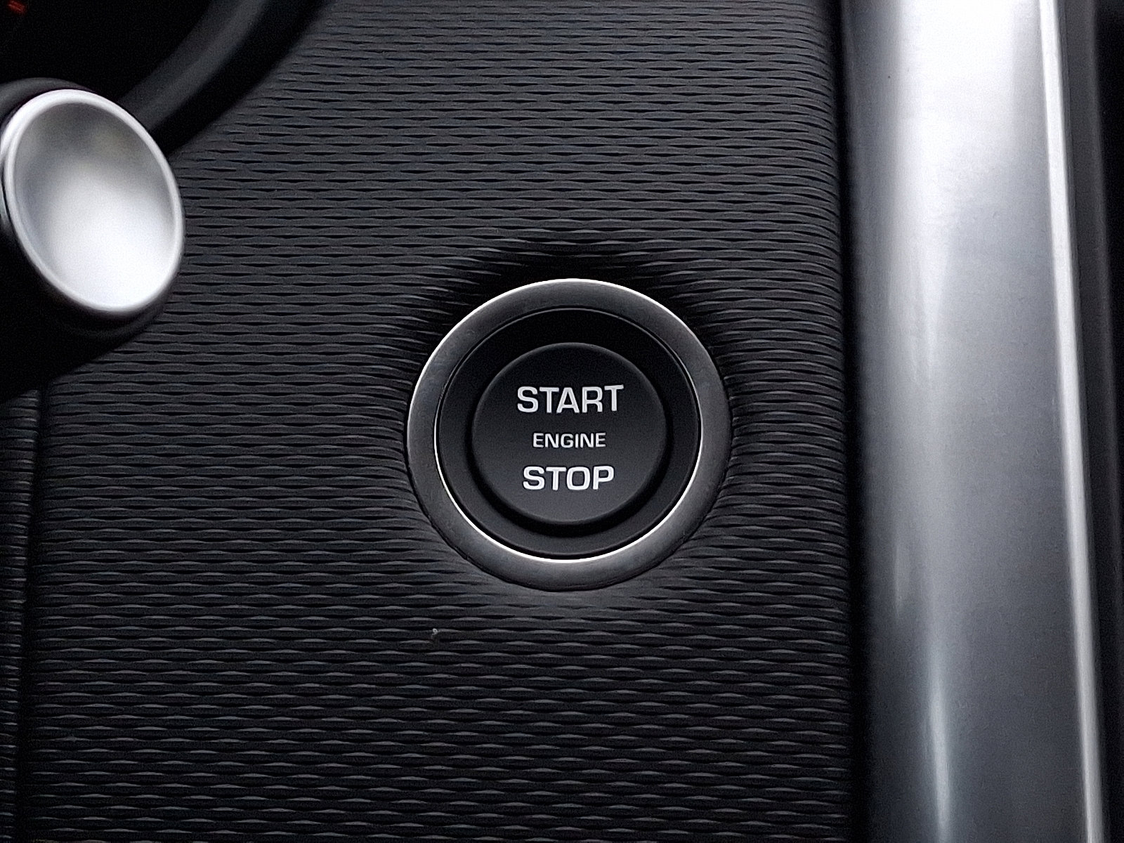 New 2026 Land Rover Discovery Limited Edition image 18