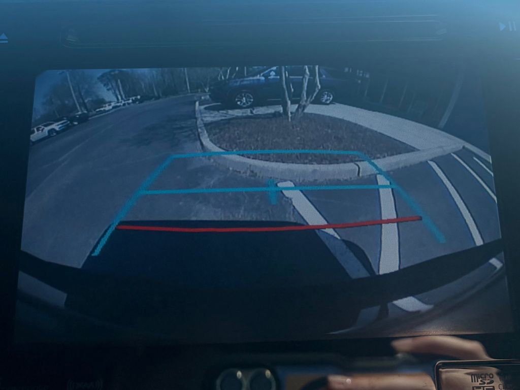 Used 2019 Toyota Tacoma TRD Off-Road w/ Technology Package image 10