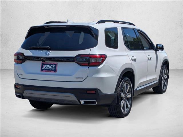 Used 2023 Honda Pilot Touring image 5