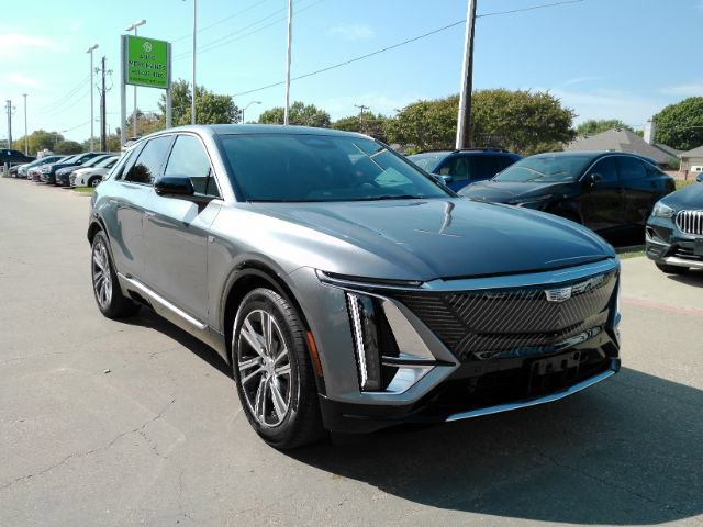 Used 2023 Cadillac Lyriq AWD image 4