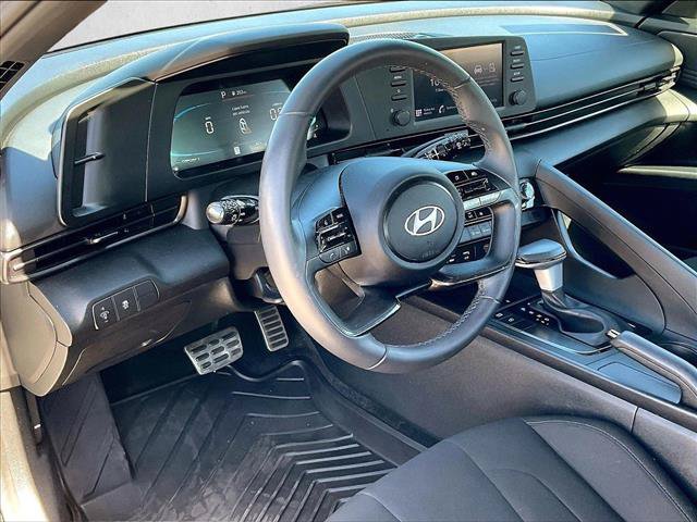 Used 2025 Hyundai Elantra Sport FWD image 14