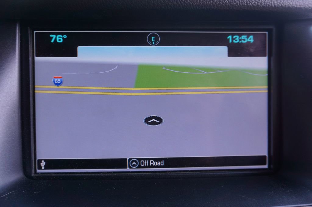 Used 2018 GMC Yukon SLT w/ Premium Edition image 9