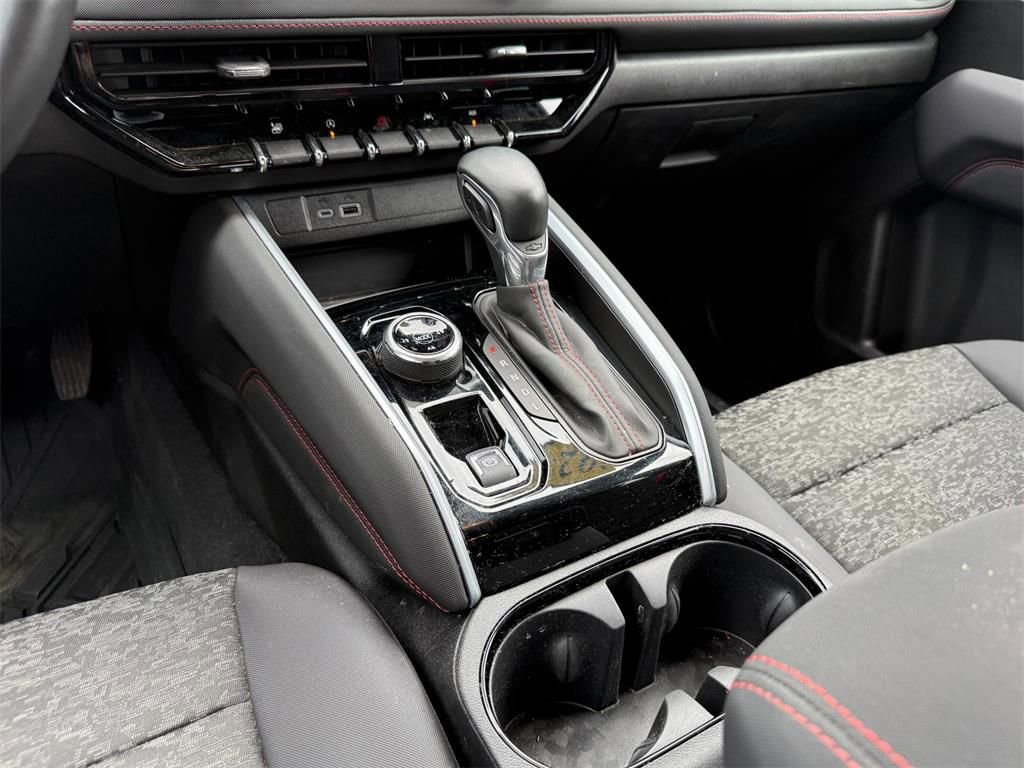 Used 2024 Chevrolet Colorado Z71 w/ Z71 Convenience Package 2 image 46