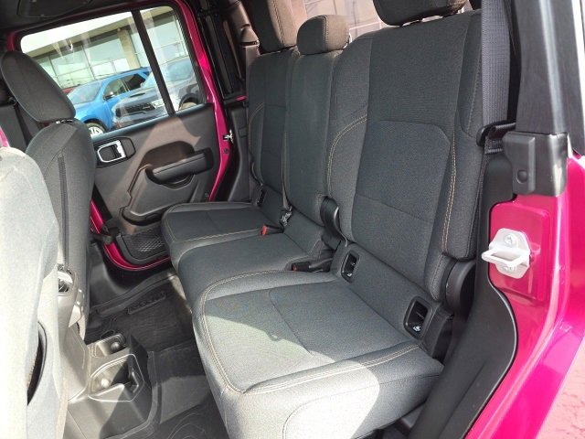 Used 2024 Jeep Gladiator Willys image 36