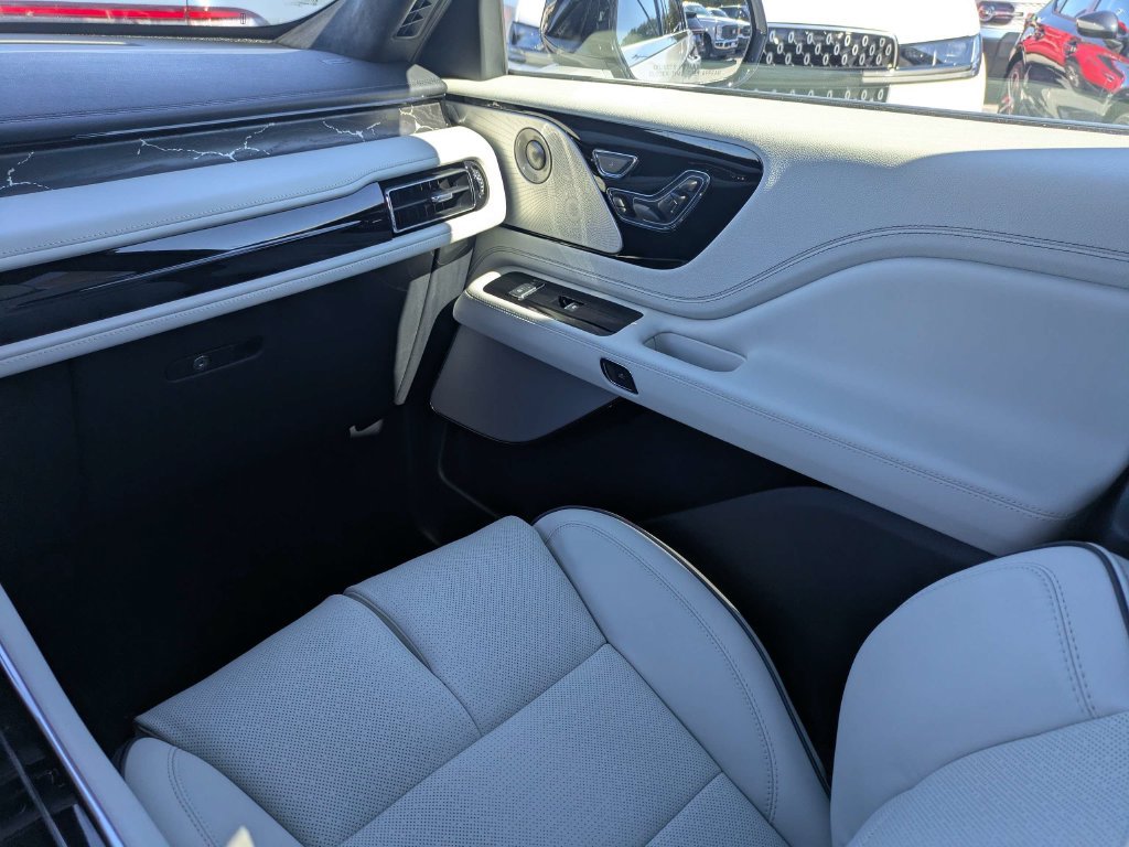 New 2027 Lincoln Aviator Black Label w/ Dynamic Handling Package AWD/4WD image 21