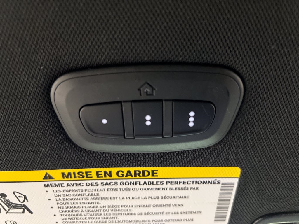 Used 2027 Chrysler Pacifica Select FWD image 78