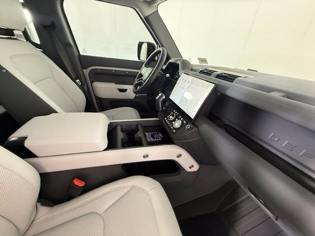 New 2026 Land Rover Defender 110 S AWD/4WD image 41