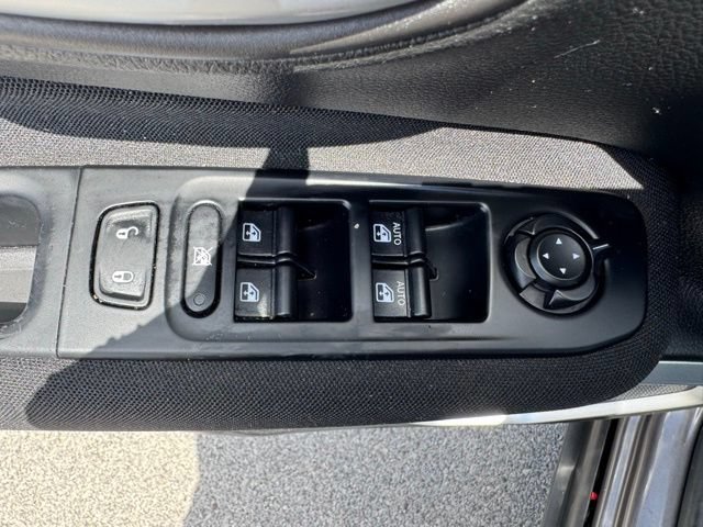 Used 2019 Jeep Renegade Latitude w/ Cold Weather Group AWD/4WD image 13