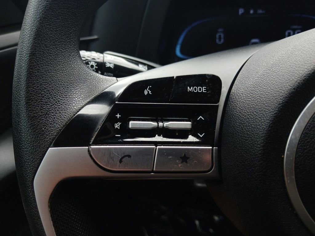 Certified 2024 Hyundai Elantra SE FWD image 16