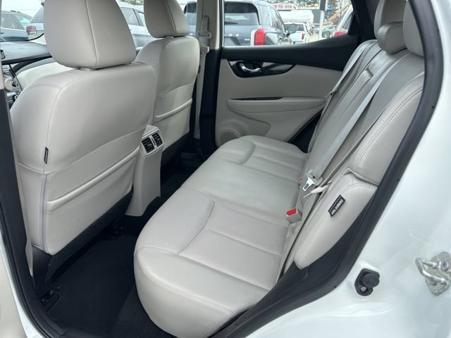 Used 2022 Nissan Rogue Sport SL AWD/4WD image 16