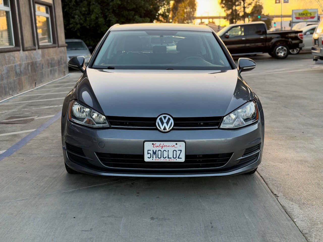 Used 2015 Volkswagen Golf Launch Edition FWD image 3