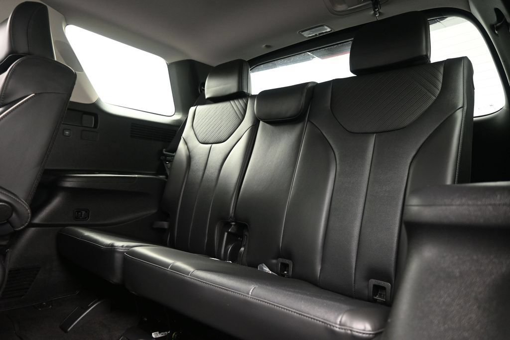 Used 2023 Hyundai Palisade SEL w/ Premium Package AWD/4WD image 16