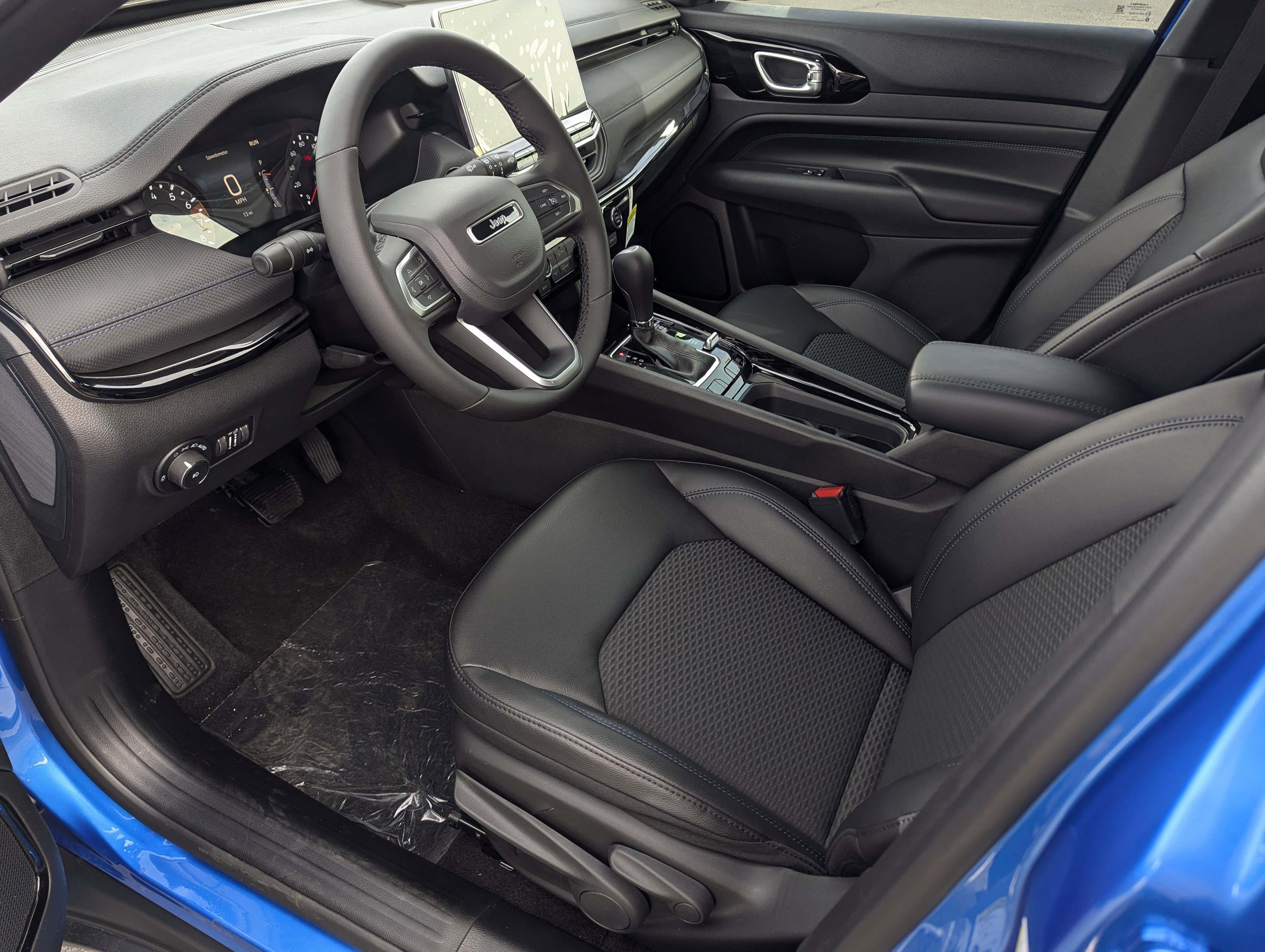 New 2026 Jeep Compass Latitude image 9