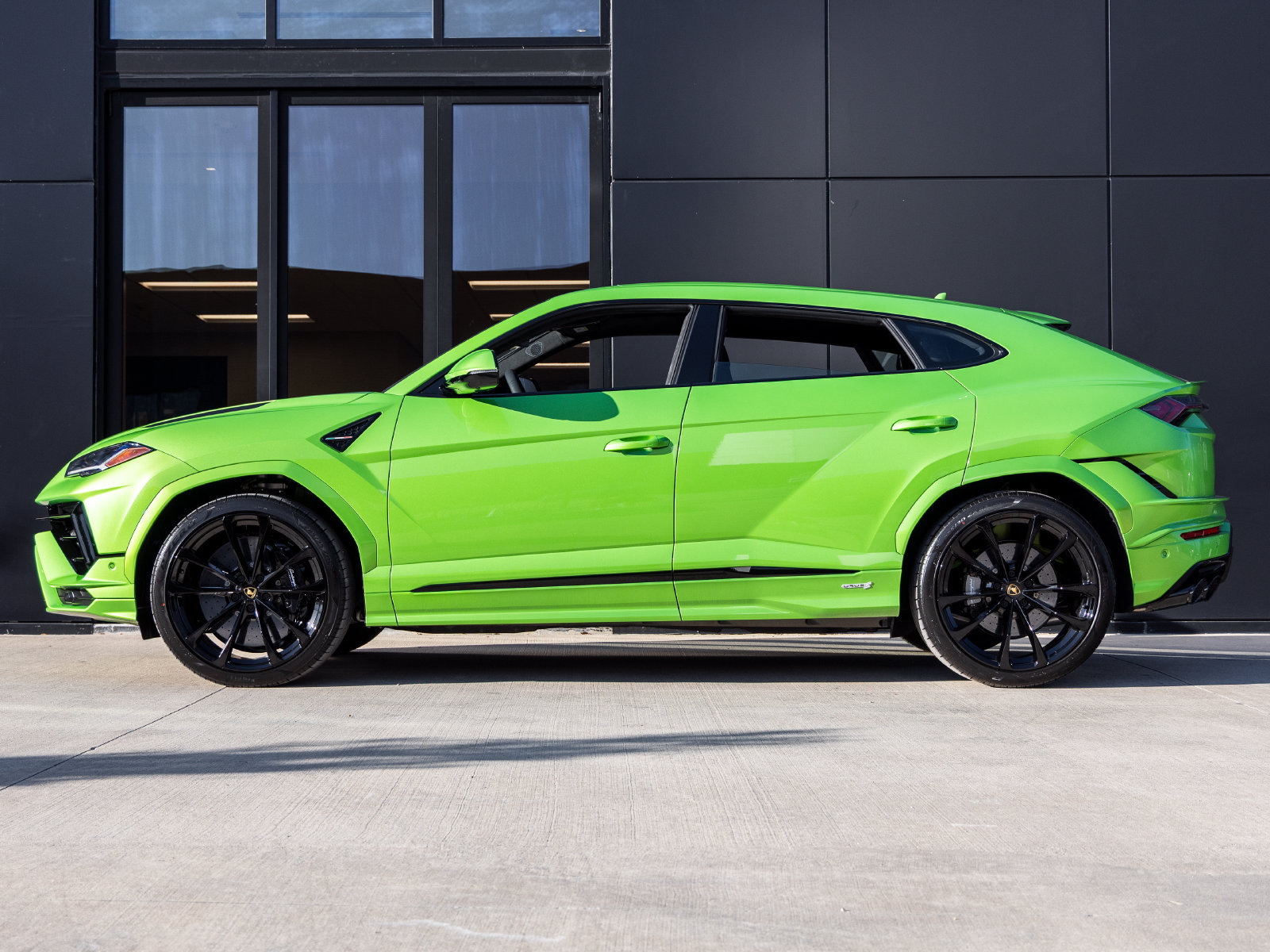 Used 2024 Lamborghini Urus S AWD/4WD image 9