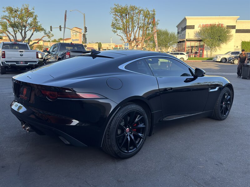 Used 2018 Jaguar F-TYPE Coupe RWD image 16