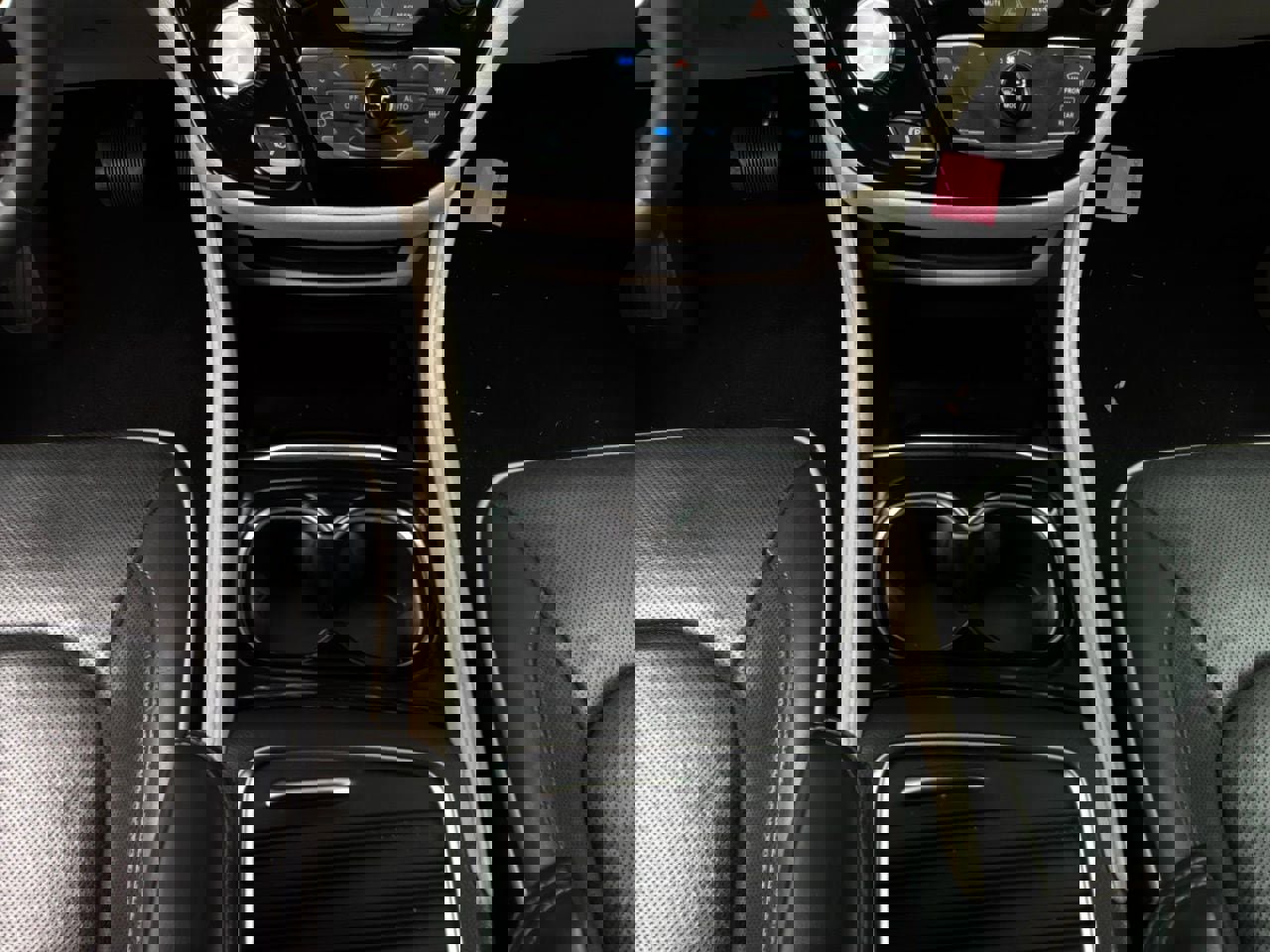 Used 2022 Chrysler Pacifica Limited FWD image 18