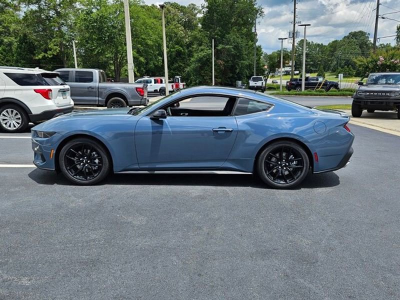New 2025 Ford Mustang Coupe image 5
