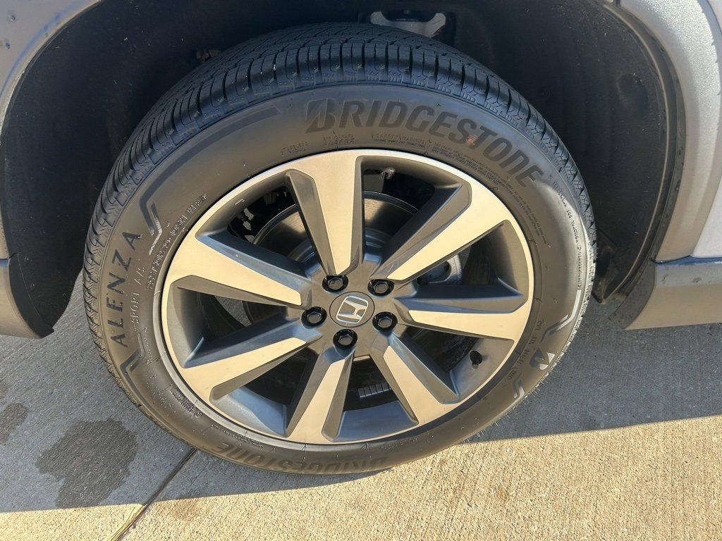 Used 2025 Honda Pilot Elite image 8