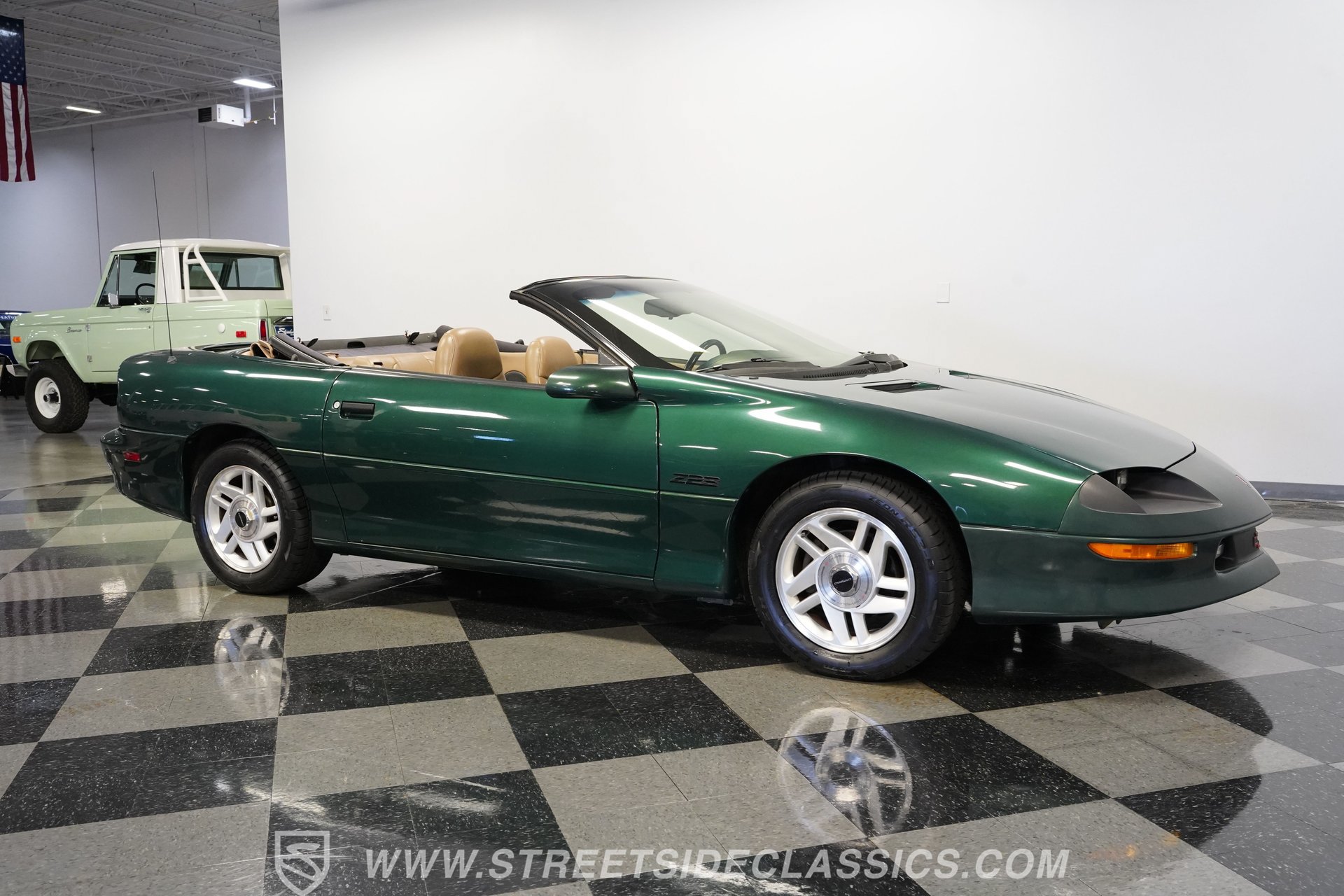 Used 1995 Chevrolet Camaro Z28 RWD image 16