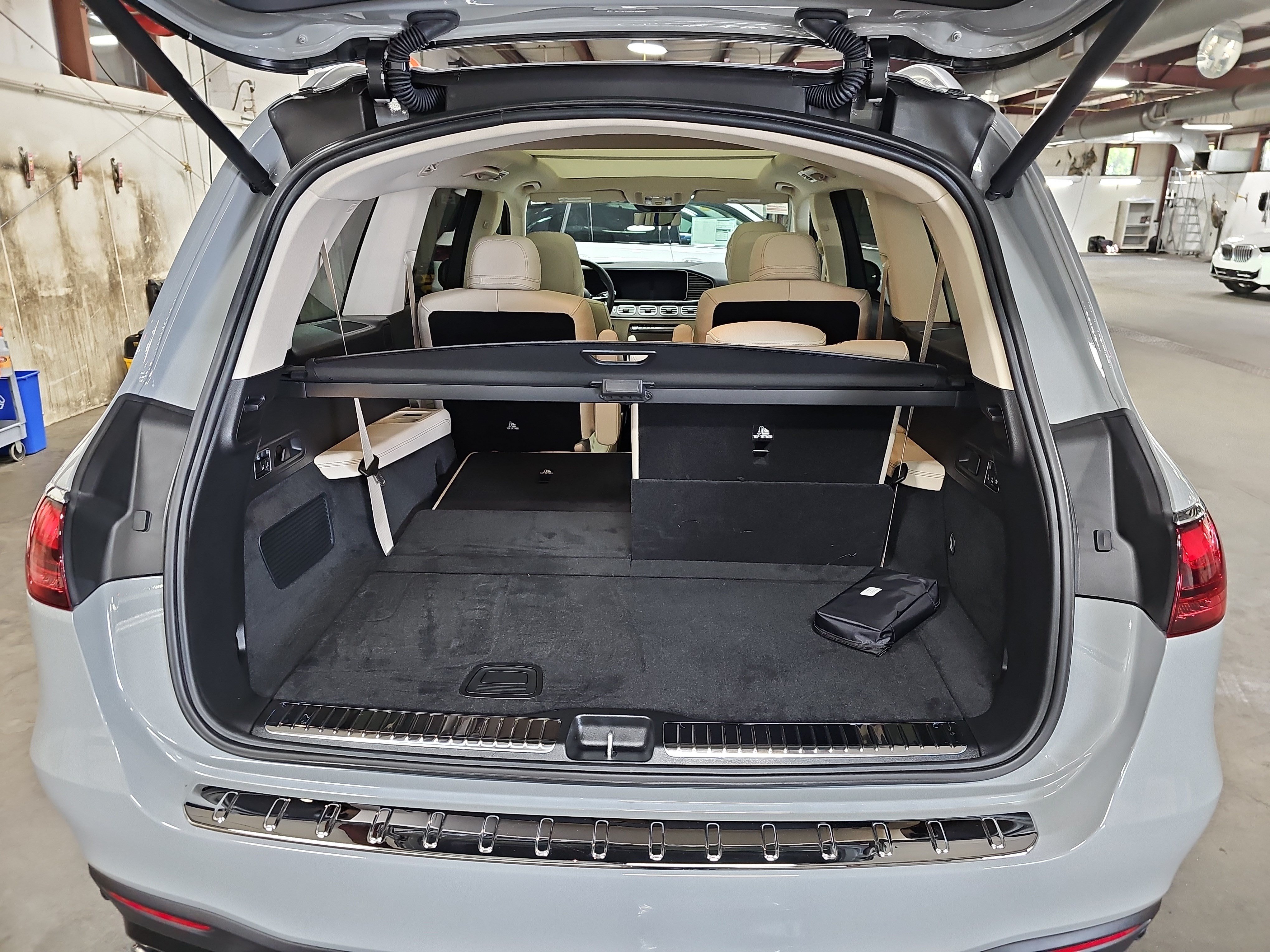 New 2026 Mercedes-Benz GLS 450 4MATIC image 14