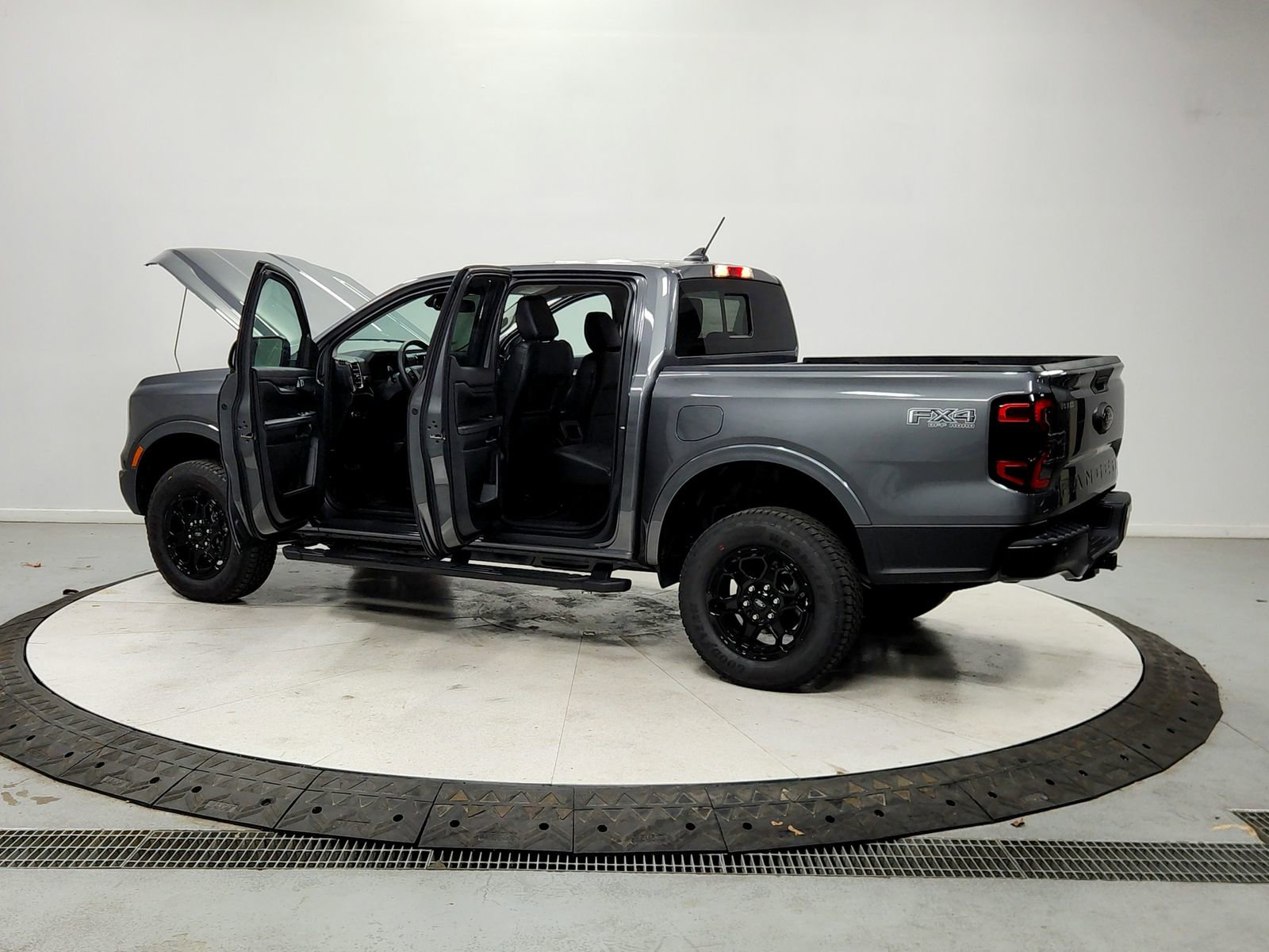 New 2025 Ford Ranger Lariat w/ FX4 Off-Road Package image 13
