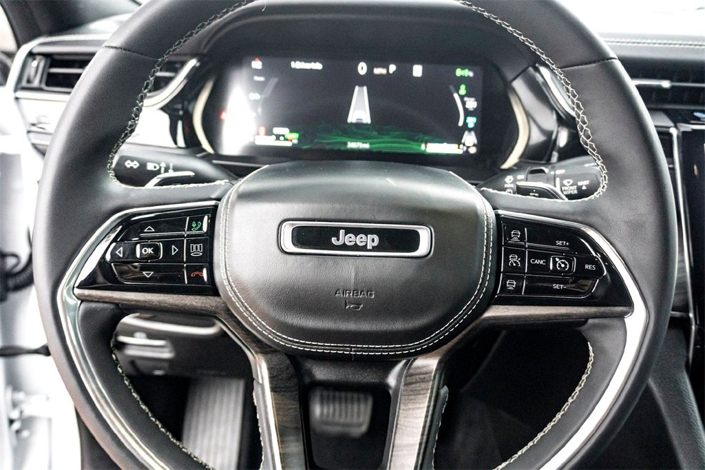 Used 2023 Jeep Grand Cherokee Overland image 17