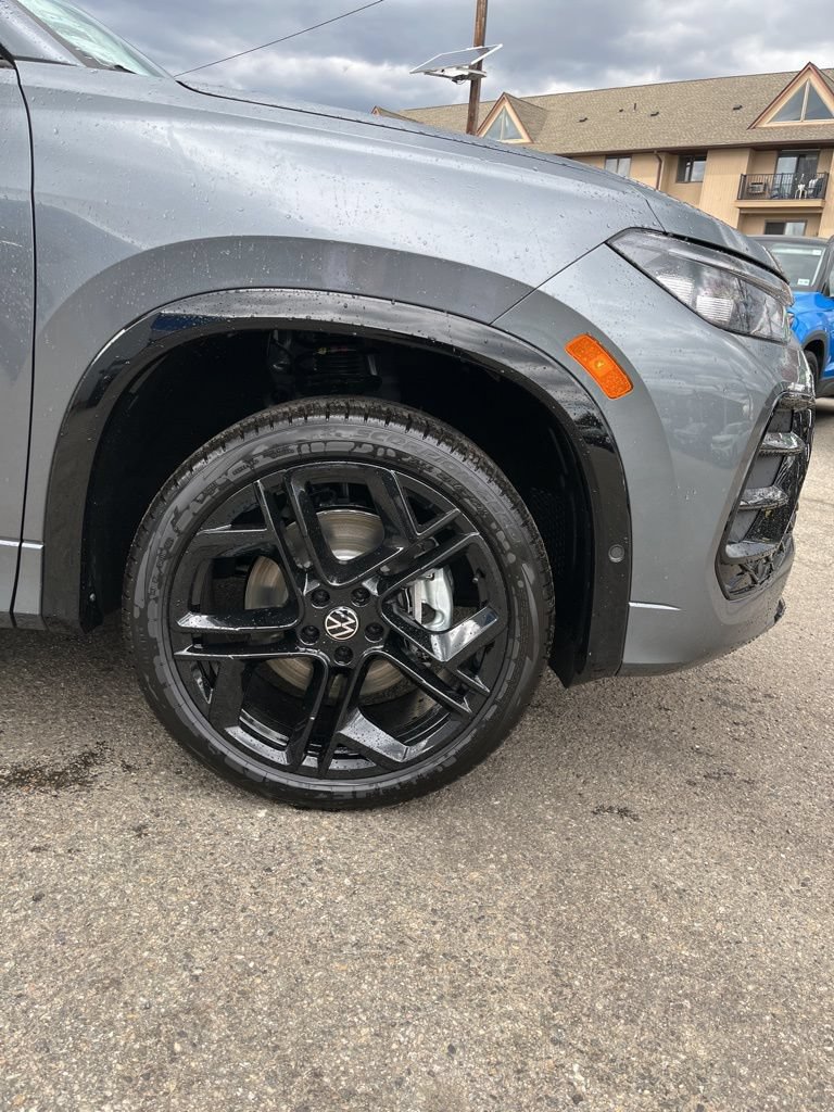 New 2026 Volkswagen Tiguan SE R-Line AWD/4WD image 4