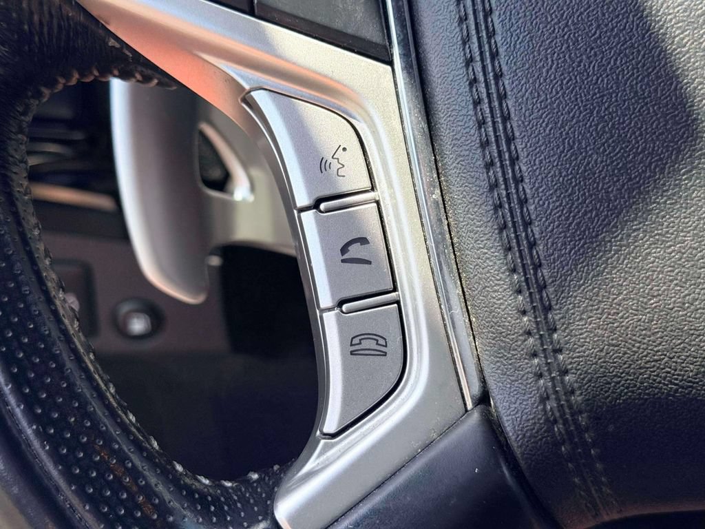 Used 2020 Mitsubishi Outlander SEL AWD/4WD image 18