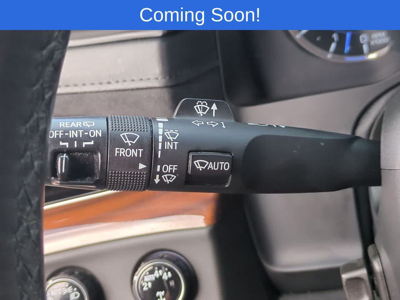 Used 2020 Cadillac Escalade Luxury w/ Escalade Sport Edition AWD/4WD image 28