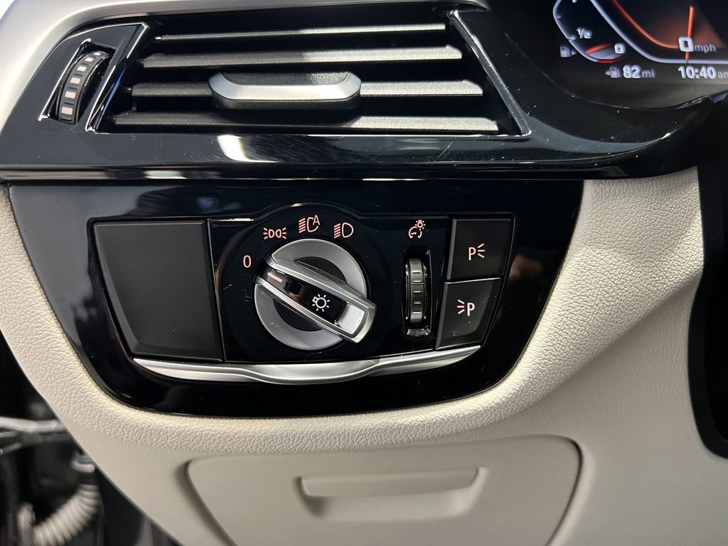 Used 2023 BMW M550i xDrive w/ Dynamic Handling Package image 14