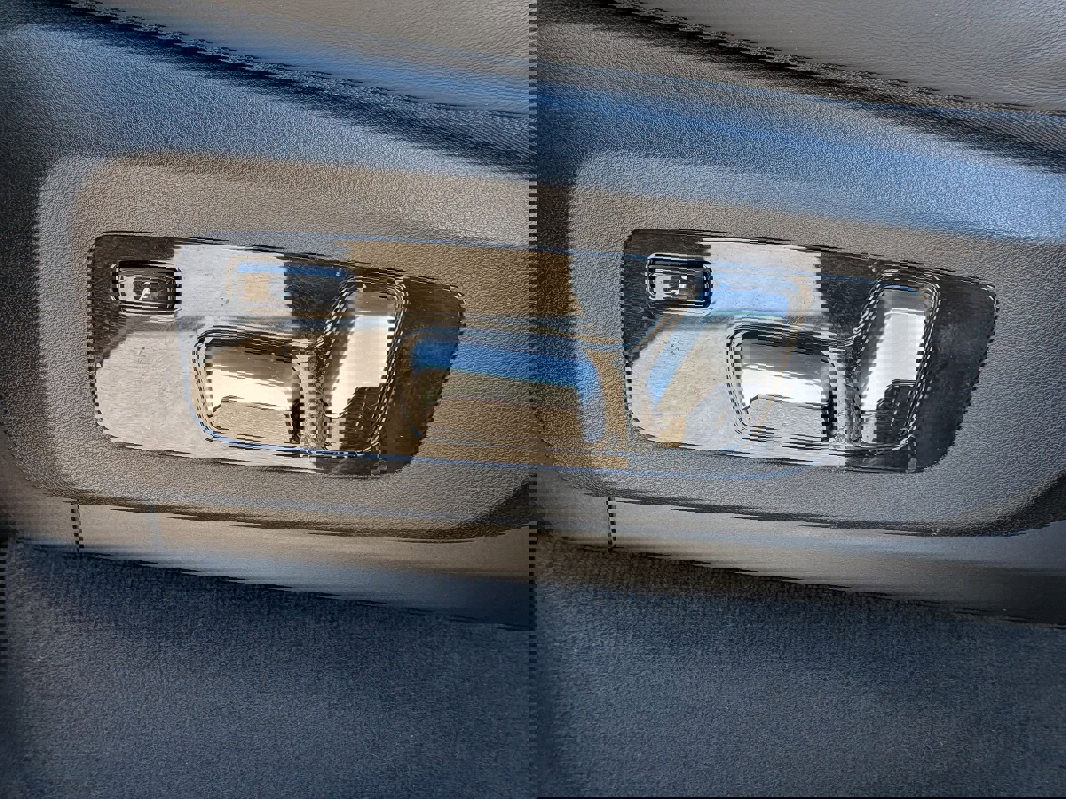 Used 2023 BMW X7 xDrive40i w/ Executive Package image 33