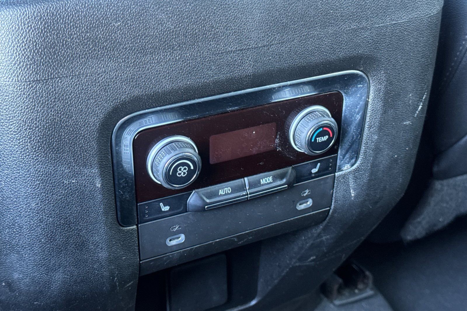 Used 2022 Chevrolet Tahoe Z71 w/ Off-Road Capability Package image 40