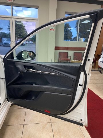 Used 2025 Toyota Camry SE FWD image 11