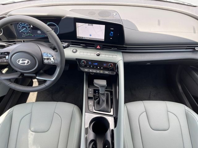 New 2025 Hyundai Elantra Limited image 10