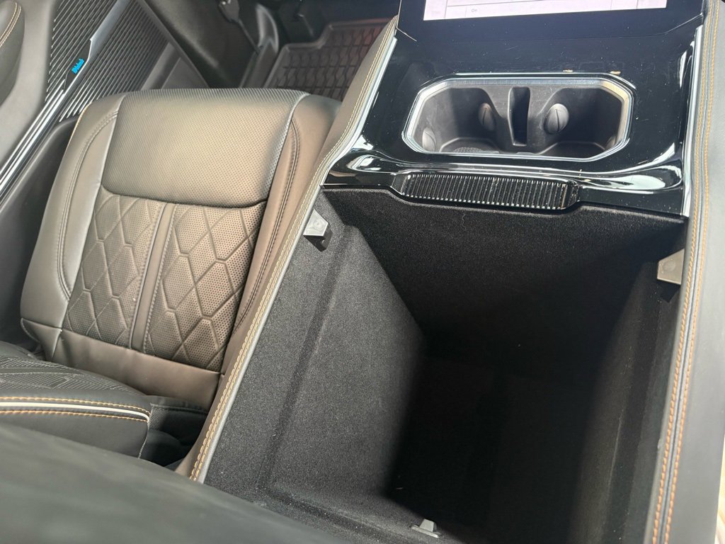 Used 2024 Jeep Grand Wagoneer Series III w/ Rear Seat Video Group 1 image 21