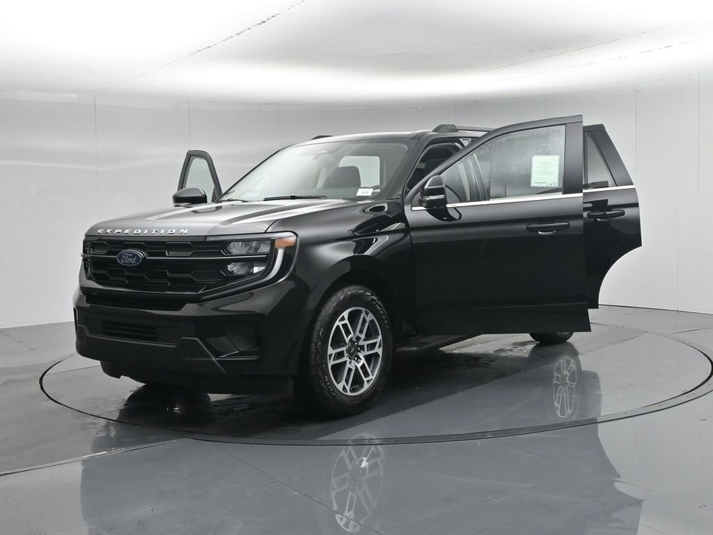 New 2026 Ford Expedition Active image 32