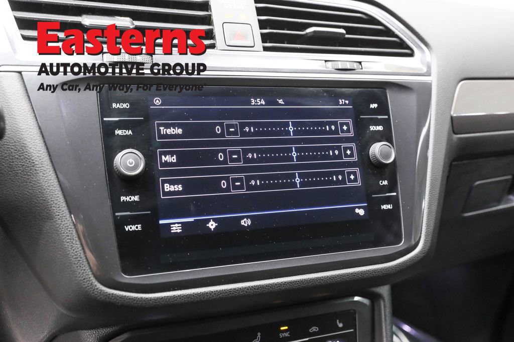 Used 2023 Volkswagen Tiguan SE image 19