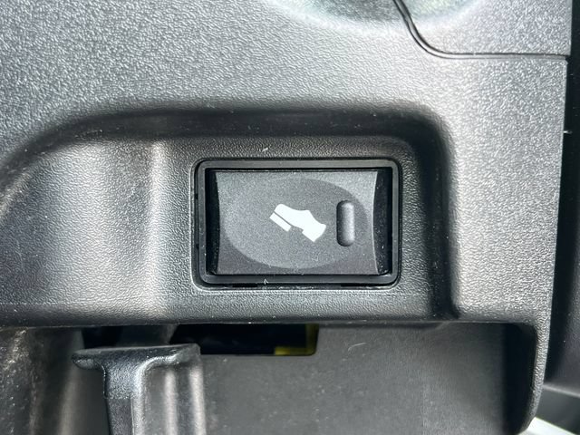 Used 2025 RAM 3500 Laramie AWD/4WD image 25