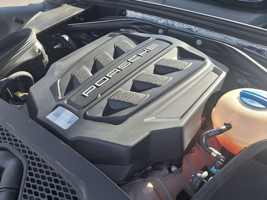 Used 2017 Porsche Macan S image 32