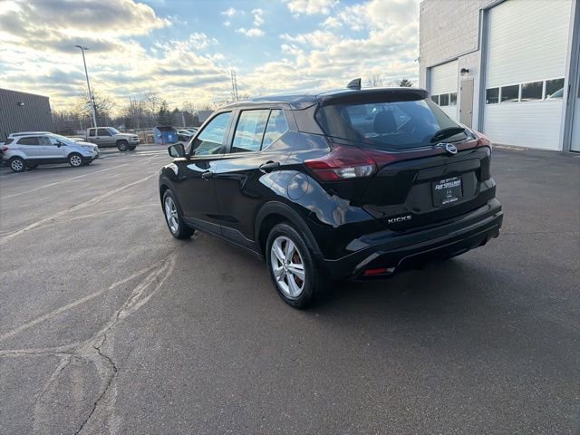 Used 2021 Nissan Kicks S image 11
