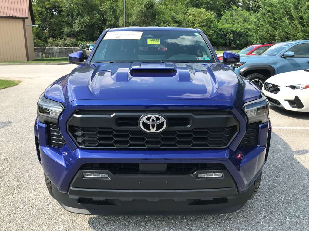 Certified 2024 Toyota Tacoma TRD Sport AWD/4WD image 3