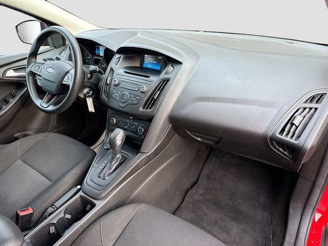 Used 2017 Ford Focus SE image 28