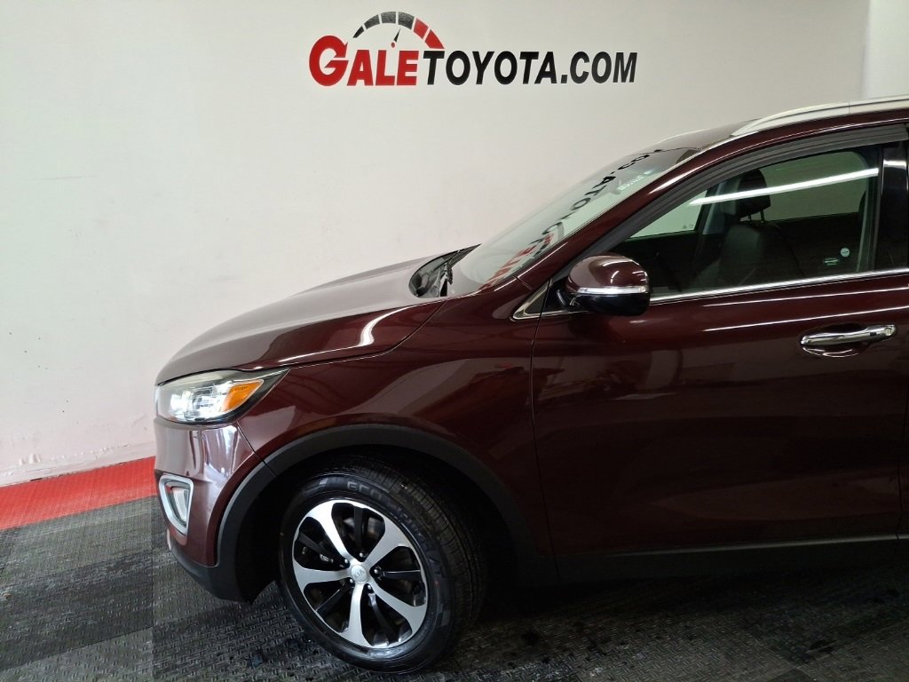 Used 2017 Kia Sorento EX image 4