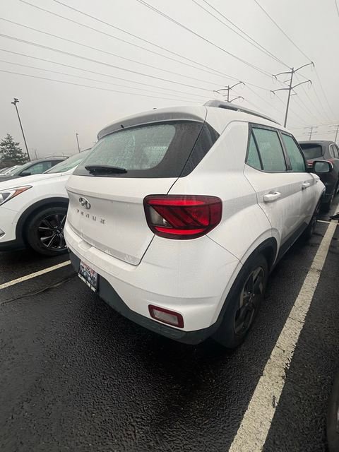 Used 2022 Hyundai Venue SEL image 7