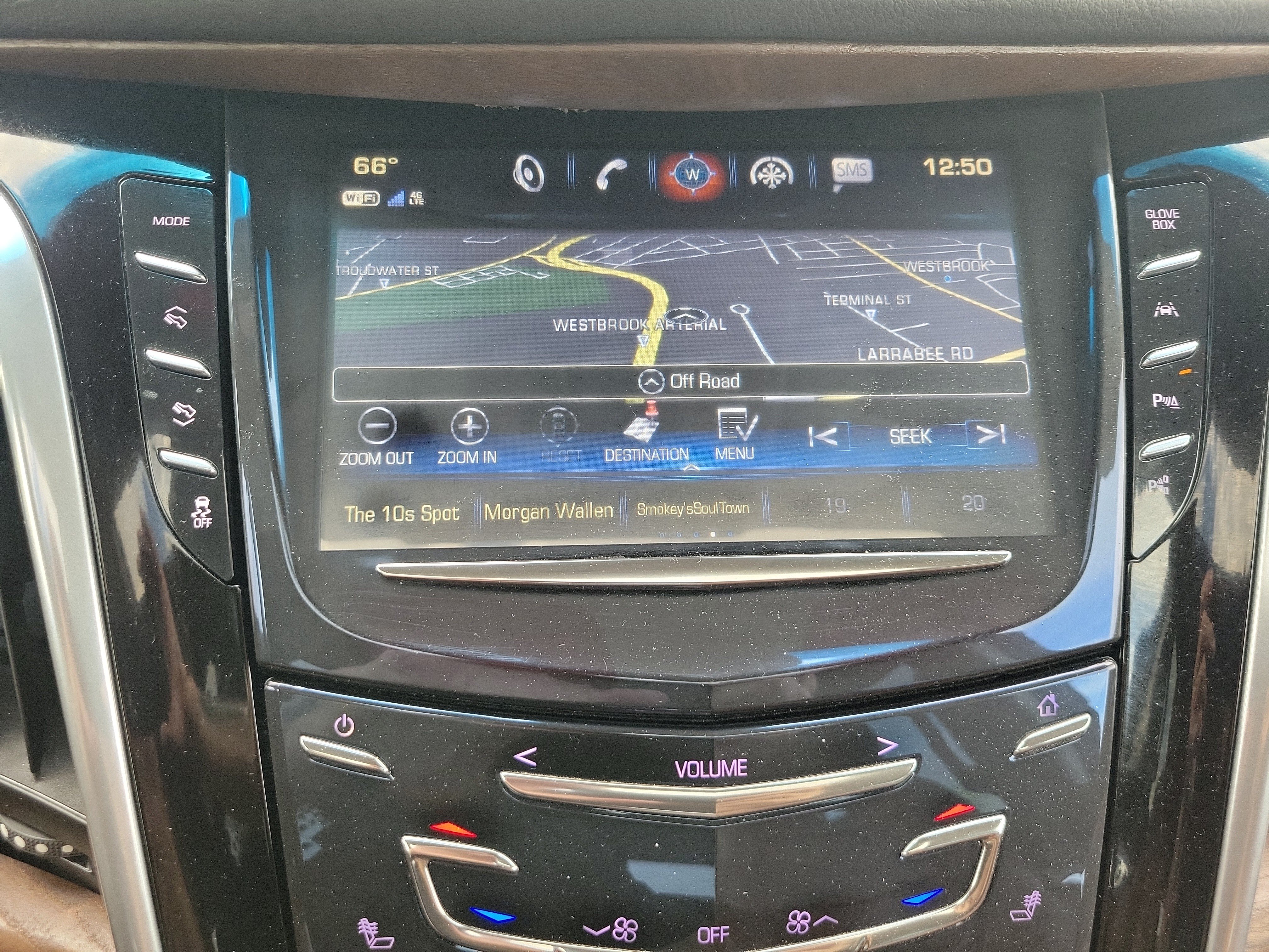 Used 2018 Cadillac Escalade Luxury AWD/4WD image 28