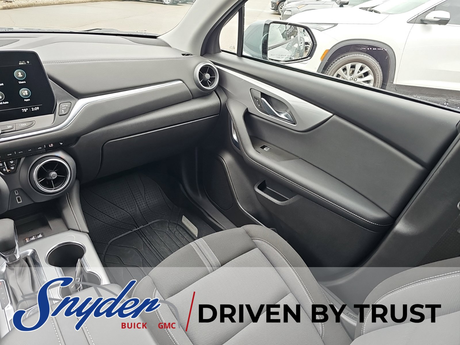 Used 2024 Chevrolet Blazer LT w/ Convenience Package FWD image 12